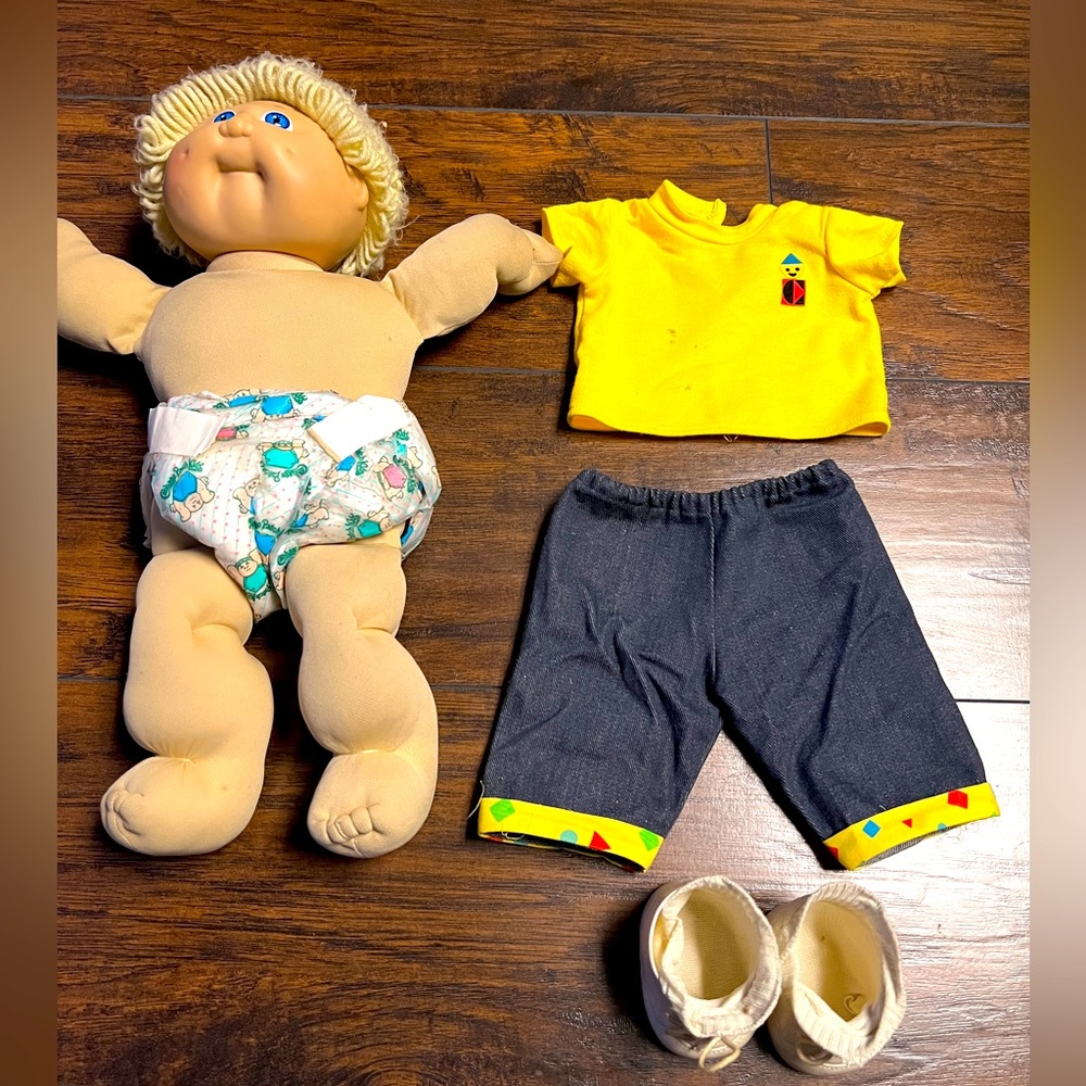 Vintage Cabbage Patch Doll Collectible With Original Diaper & Cloths Rare